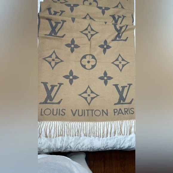 X..l scarf 🧣 - Picture 4 of 5